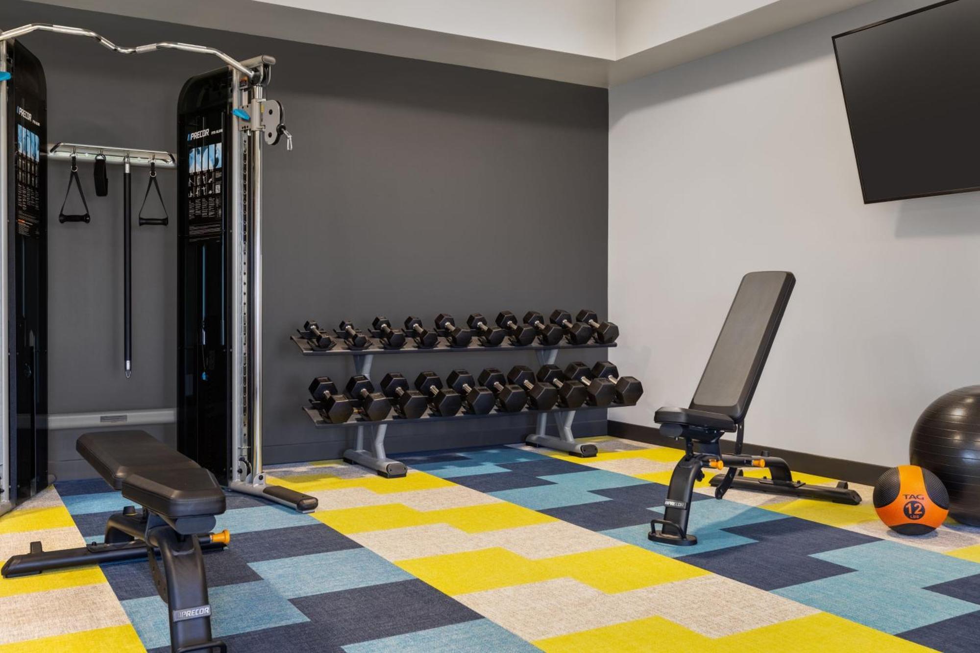 Towneplace Suites By Marriott Geneva At Spire Academy Esterno foto