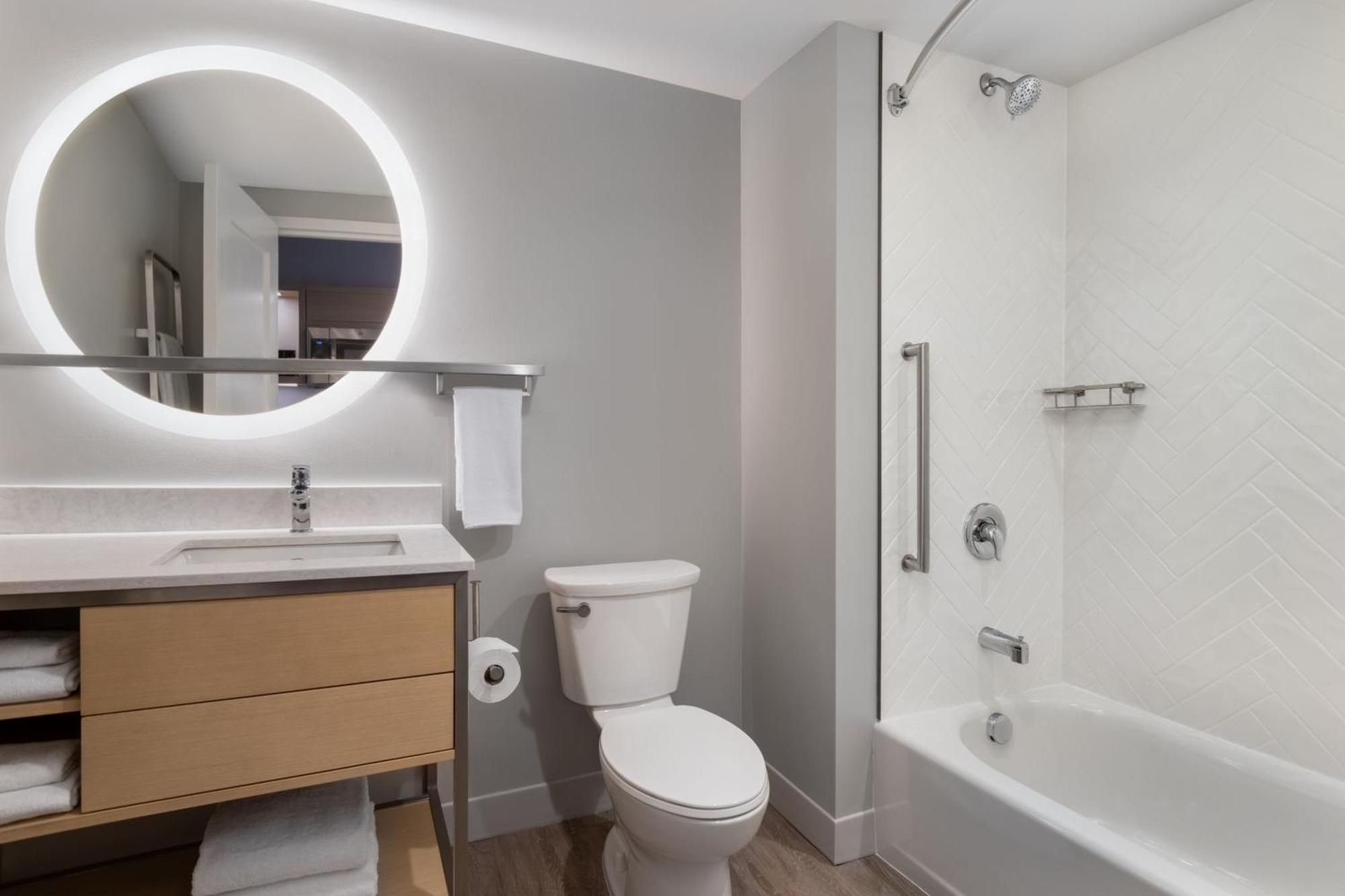 Towneplace Suites By Marriott Geneva At Spire Academy Esterno foto