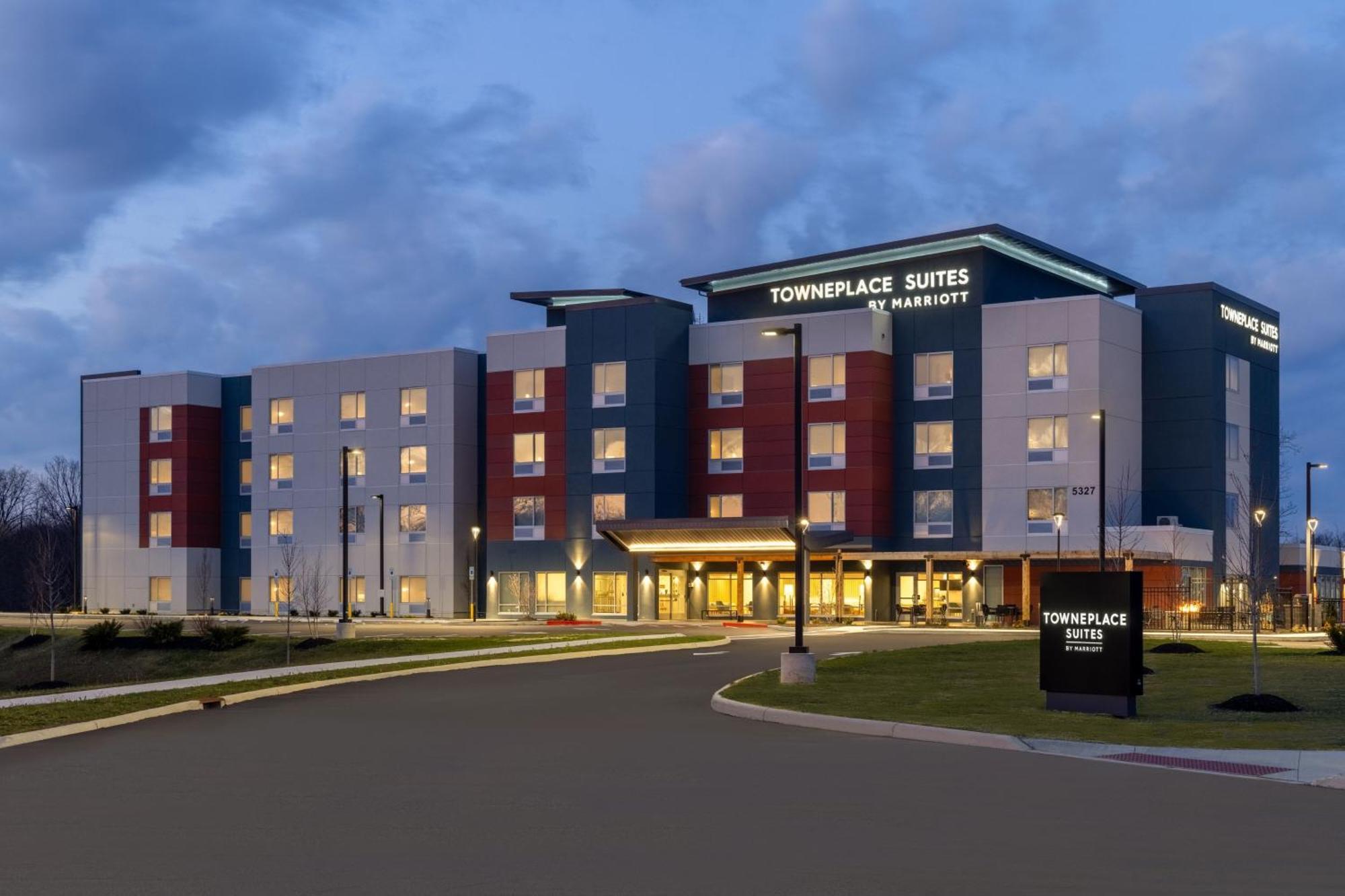 Towneplace Suites By Marriott Geneva At Spire Academy Esterno foto