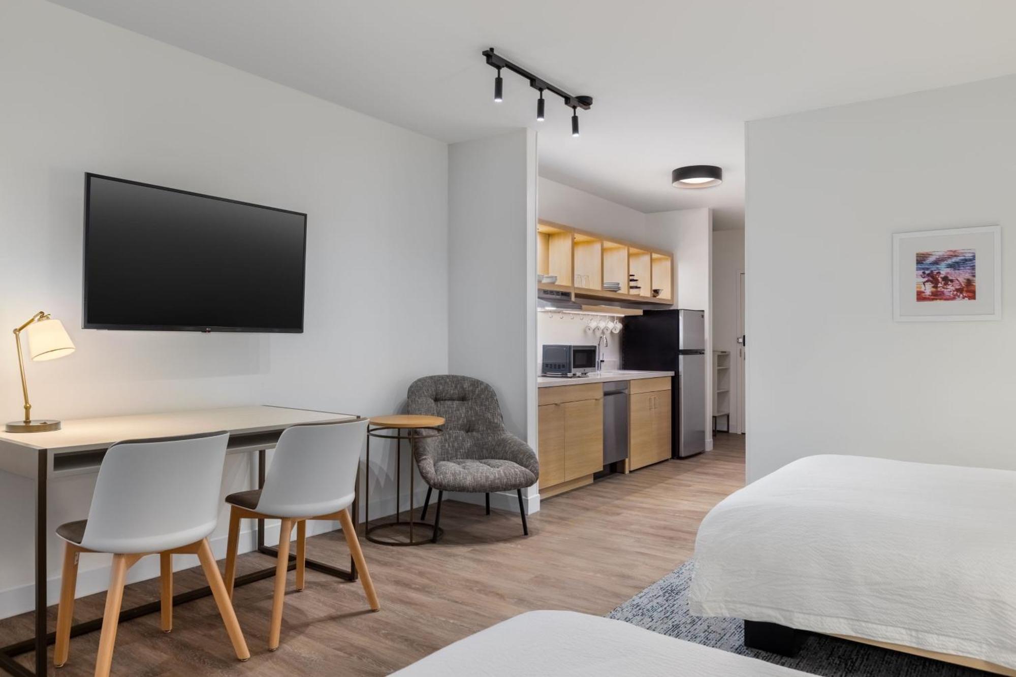 Towneplace Suites By Marriott Geneva At Spire Academy Esterno foto